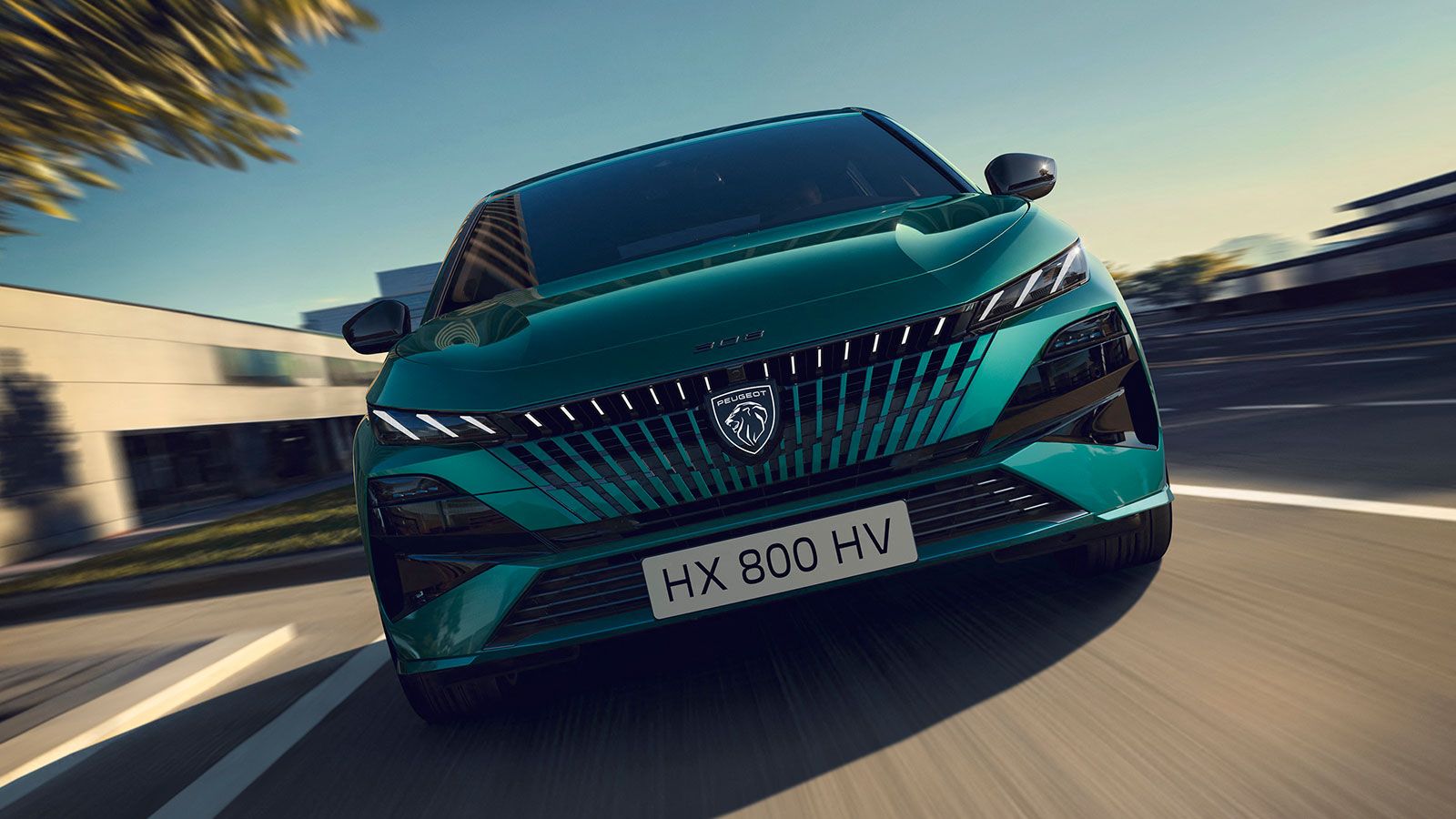 Peugeot E-308: Γιατί αξίζει αν θες ηλεκτρικό οικογενειακό